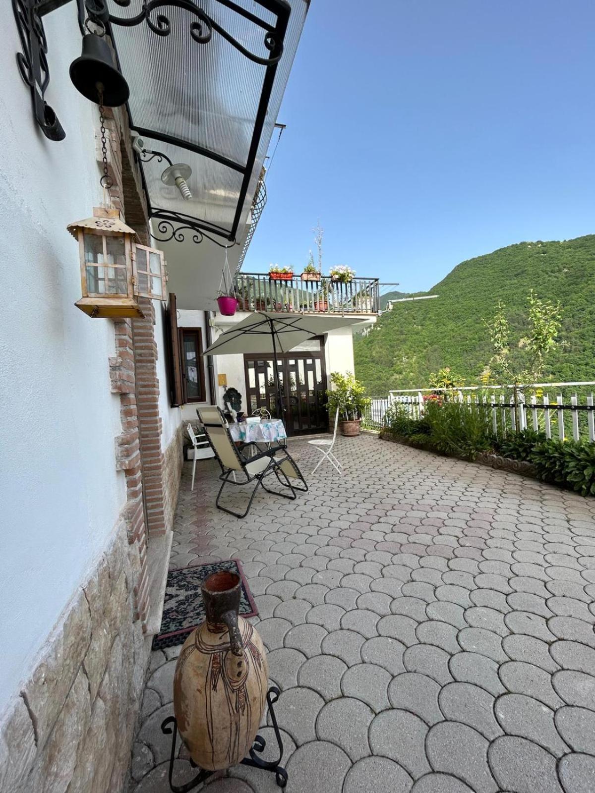 Casa San Giacomo Poggio Bustone ภายนอก รูปภาพ