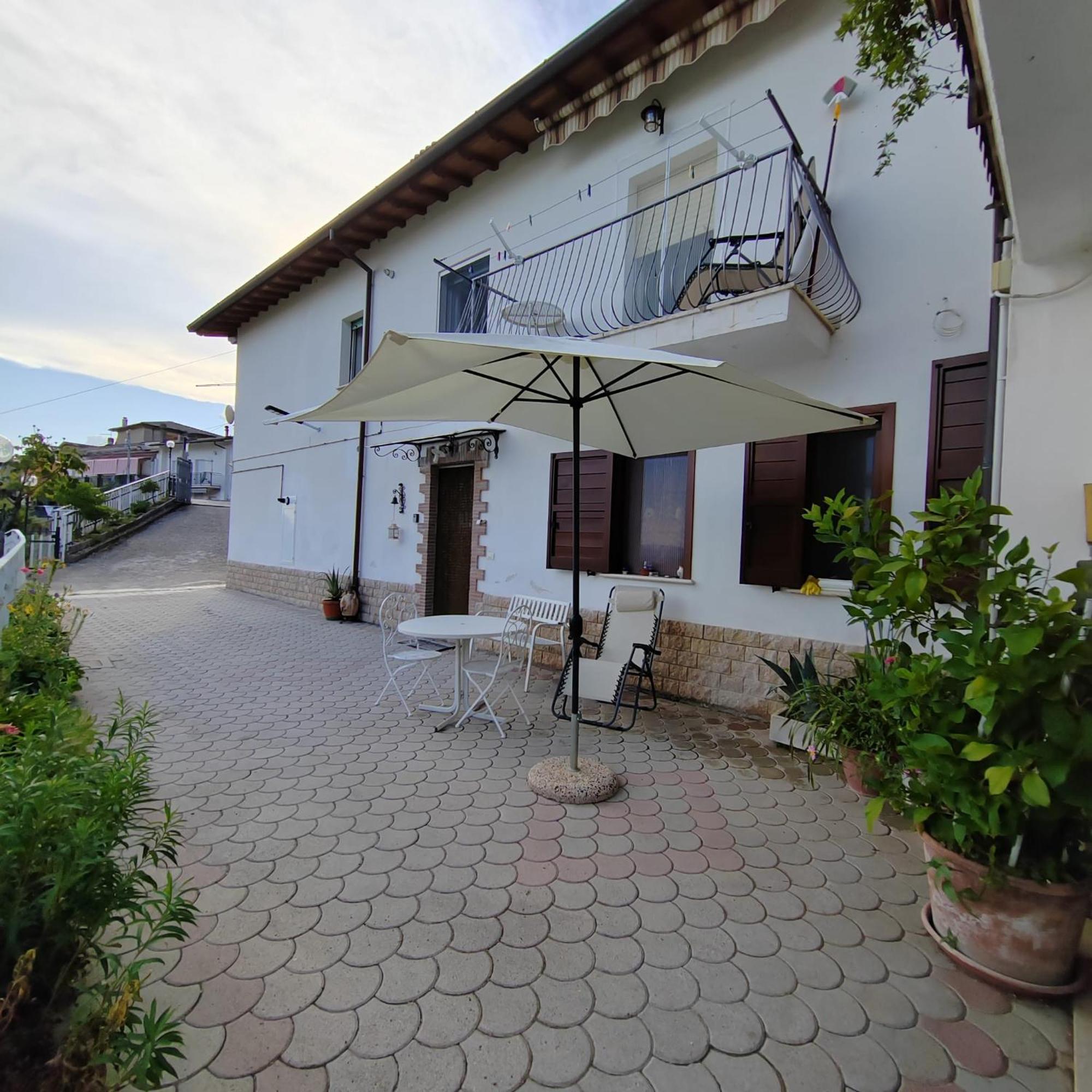 Casa San Giacomo Poggio Bustone ภายนอก รูปภาพ