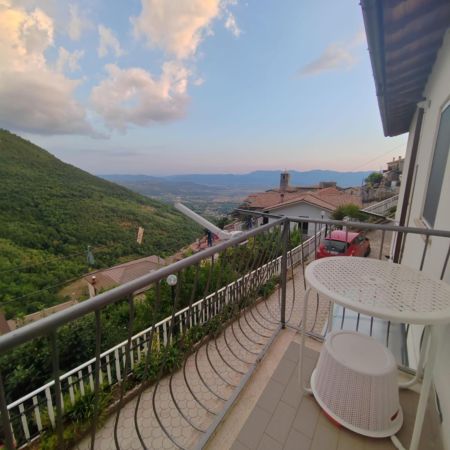 Casa San Giacomo Poggio Bustone ภายนอก รูปภาพ