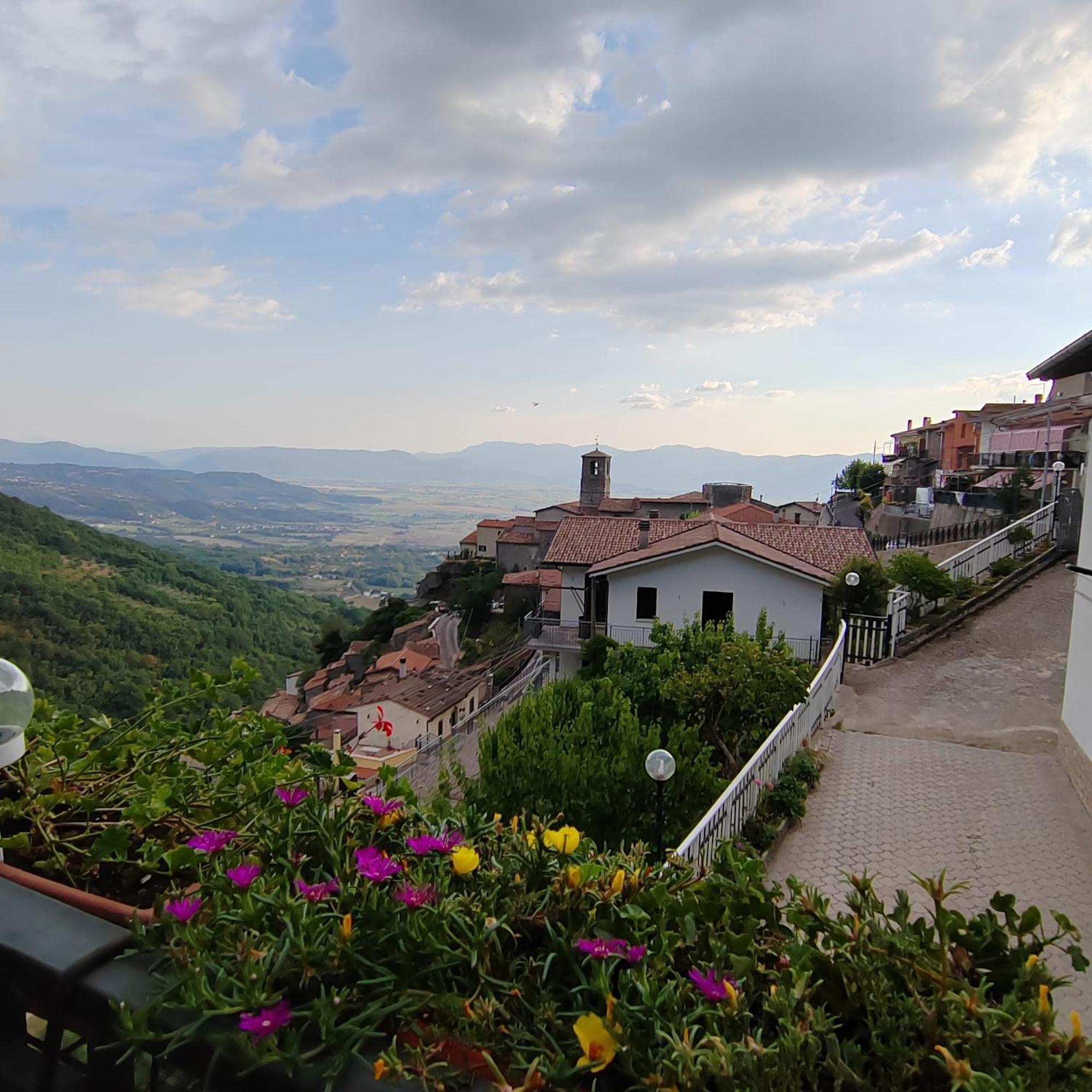 Casa San Giacomo Poggio Bustone ภายนอก รูปภาพ